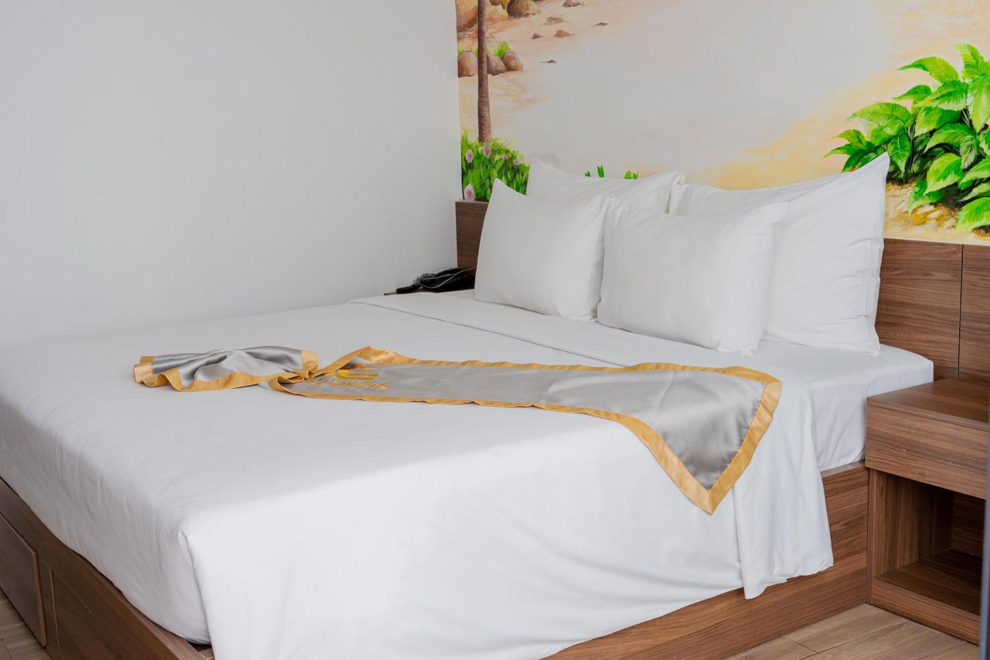 Lee Charming Hotel Нячанг Екстер'єр фото